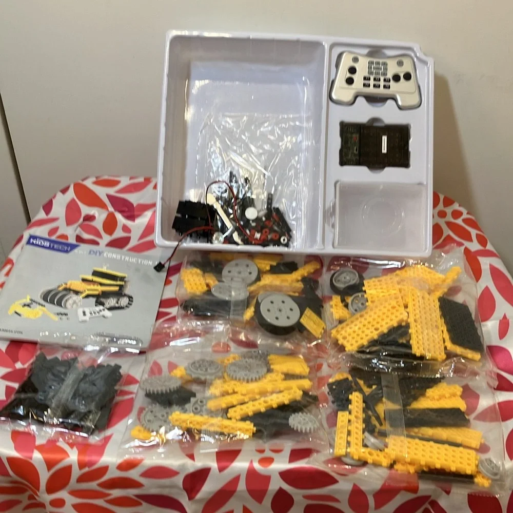 Vivitar KidsTech DIY 4-in-1 Construction Vehicle Kit   Sealed Packaging NIB